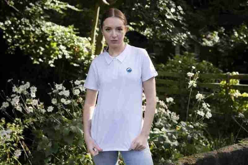 Women's white polo shirt by Fritidsklader