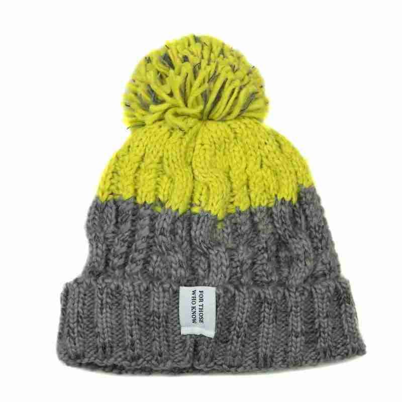Fritidsklader two-tone bobble hat in lime green & grey